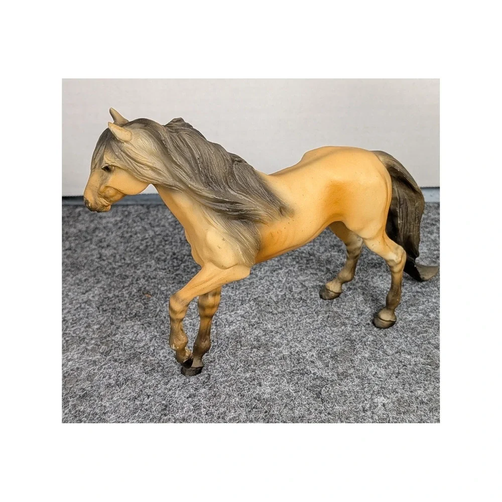 Breyer Classic Series Masteno Horse Red Dun Mustang Model 1992-1998 Vintage 7